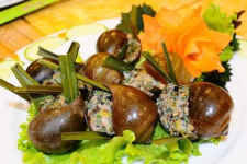 Ốc nhồi thịt hấp lá gừng 